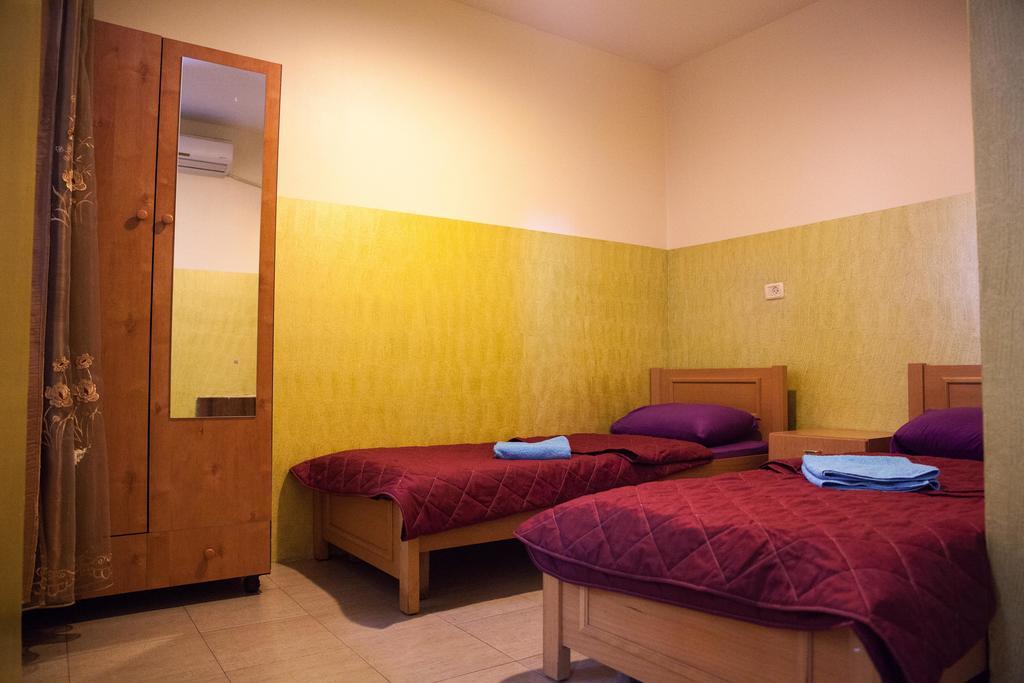 Palm Hostel Baitulmaqdis Bilik gambar